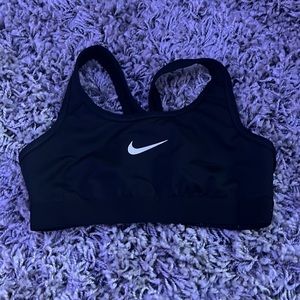 basic black nike sports bra